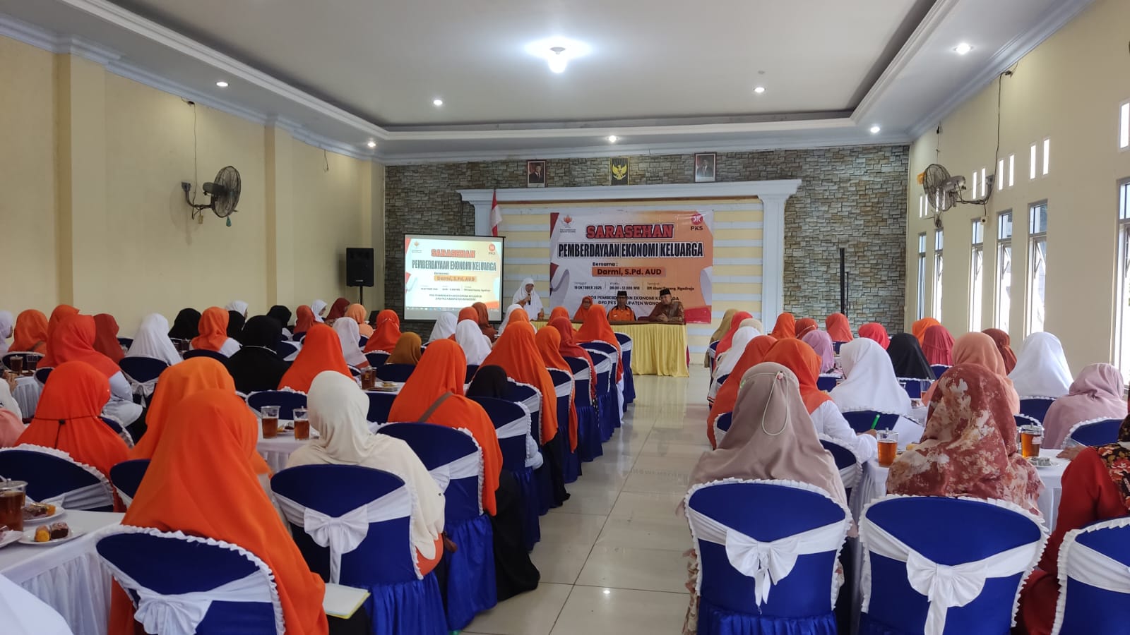 PKS Wonogiri Gelar Pelatihan Pemberdayaan Ekonomi Keluarga, Salurkan Bantuan Ayam Petelur