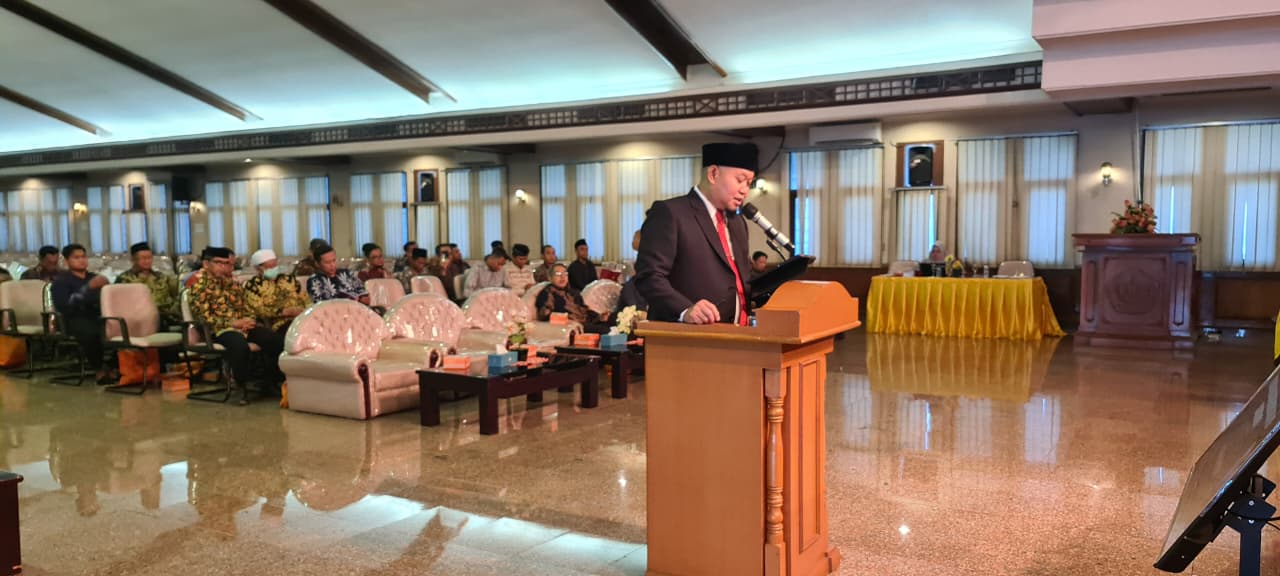 Ustadz Hamid Noor Yasin Jalani Ujian Doktoral di Universitas Borobudur