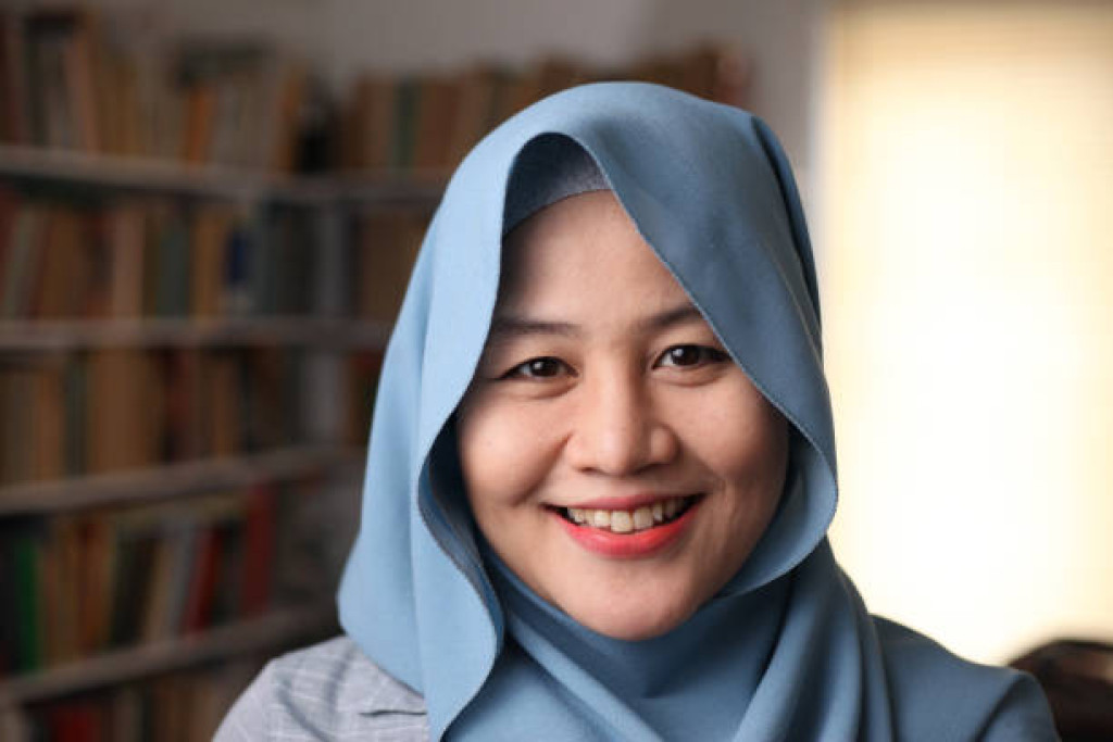 TERSENYUMLAH DAN JANGAN BOSAN